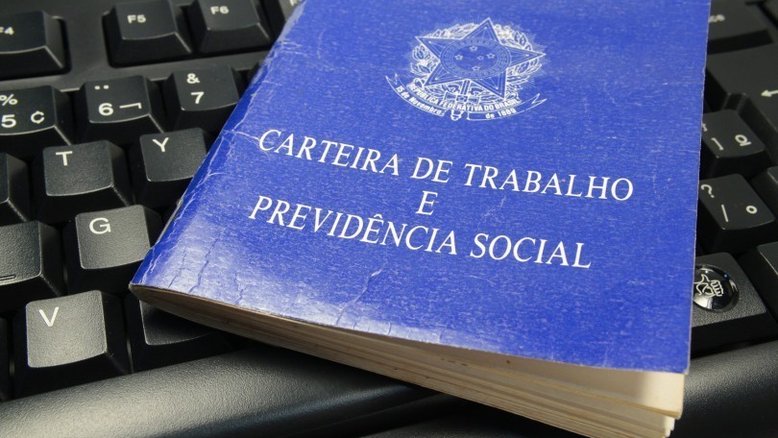 Empresa é condenada a indenizar funcionária que passou 15 anos sem férias