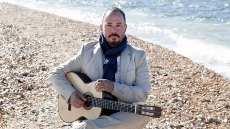 Vídeo: músico brasileiro é vítima de xenofobia em Portugal