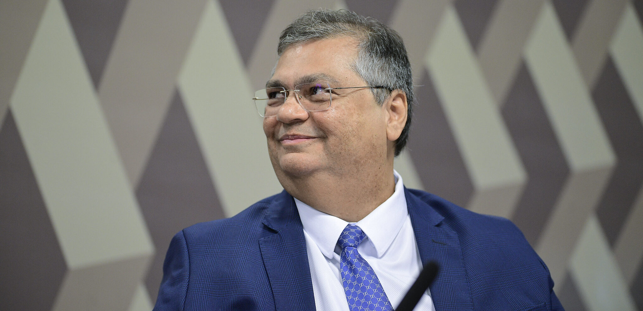 Flávio Dino é ministro da Justiça, foi juiz e governador do Maranhão por dois mandatos. Em 2022, foi eleito senador pelo estado nordestino. Se for aprovado, ficará com a cadeira de Rosa Weber, que se aposentou