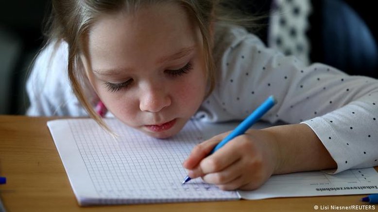 Por que cresce cada vez mais a lacuna educacional entre crianças ricas e pobres?