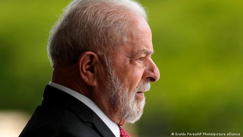 Lula chega a Berlim com agenda de reaproximação com Alemanha