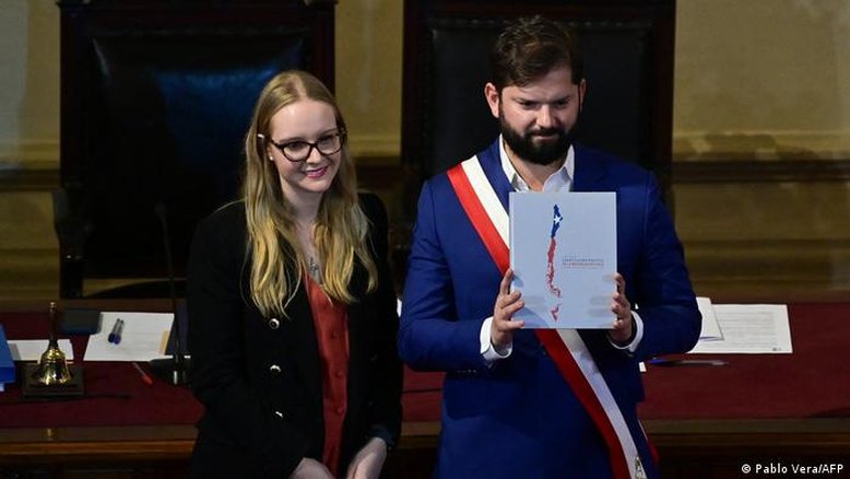 Chilenos enviam sinal de moderação ao descartar Constituição