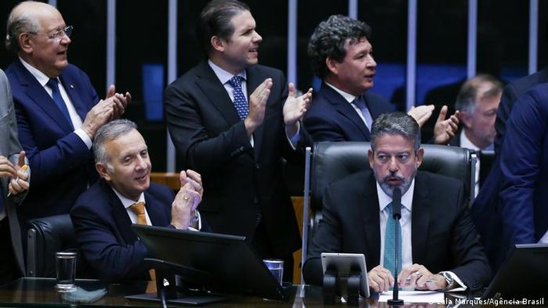 Câmara aprova reforma tributária em primeiro turno