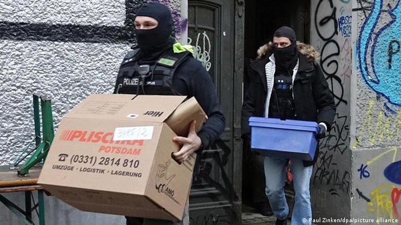 Polícia alemã mira grupo feminista pró-Palestina