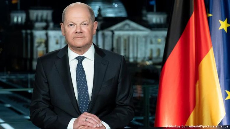 "Mundo mudou, e nós também precisamos mudar", apela Scholz