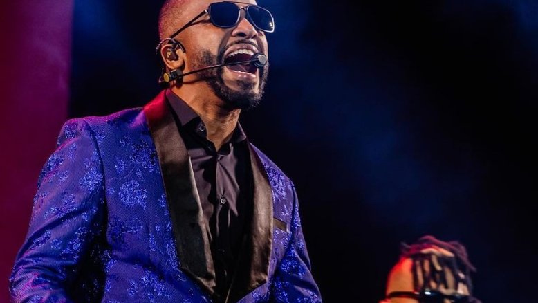 Alexandre Pires cancela show em cruzeiro após homem cair no mar