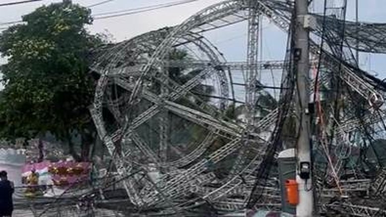 Vídeo: ventania derruba árvore de Natal de 50 metros no RJ