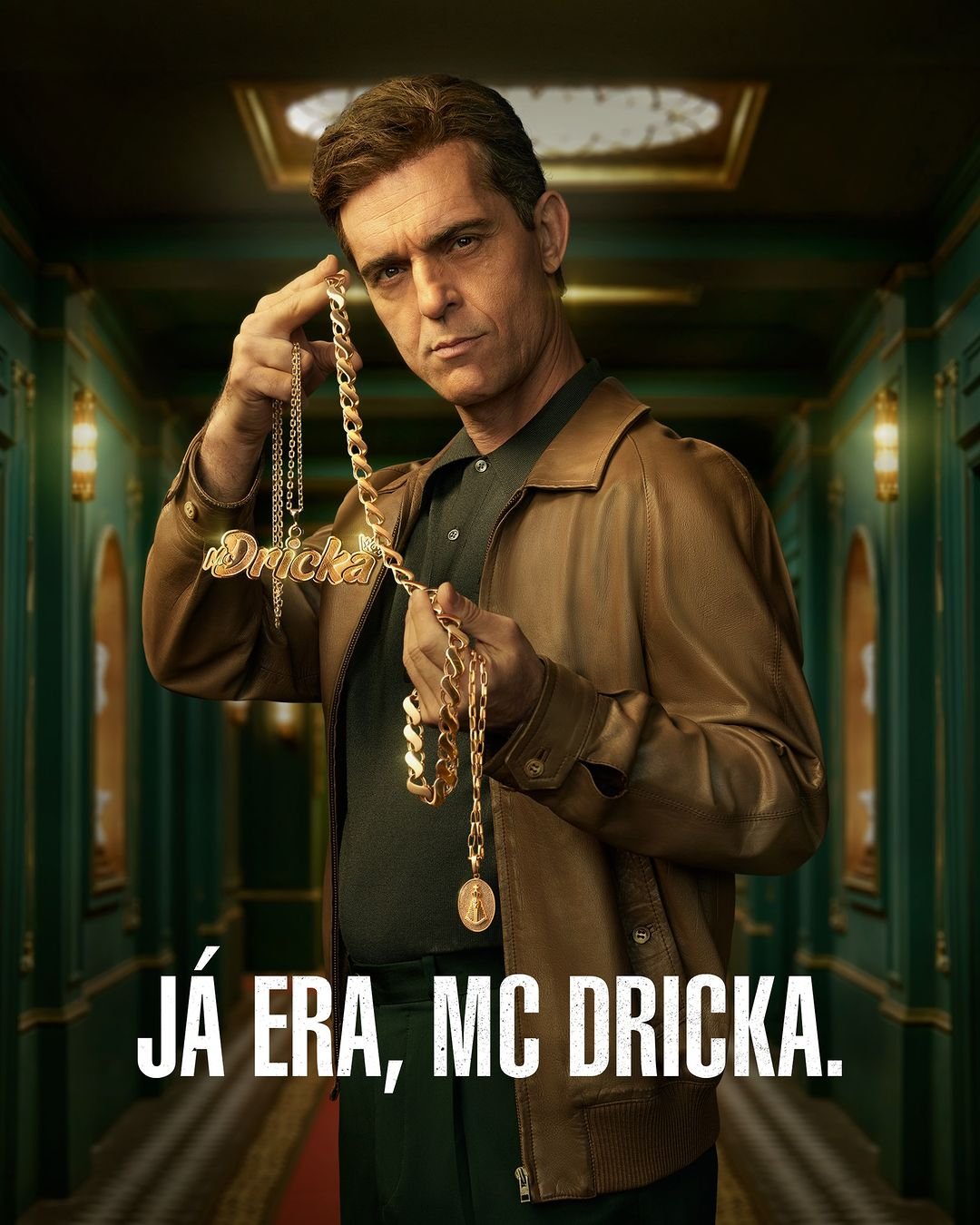'Paradeiro' das joias desaparecidas de MC Daniel e MC Ryan é descoberto 7 Personagem Berlim com joias de MC Dricka