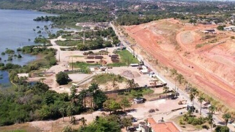 Em Maceió, pacientes encontram hospital fechado: 'Terei de comprar meu remédio'