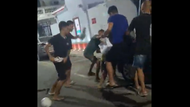 Grupos se reúnem para atacar suspeitos de crimes em Copacabana; assista