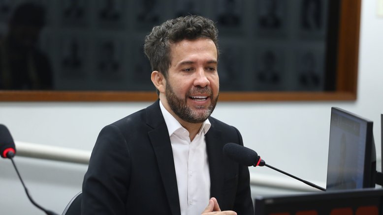 Deputado federal André Janones
