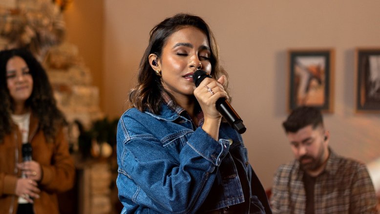 Cantora Julia Vitória