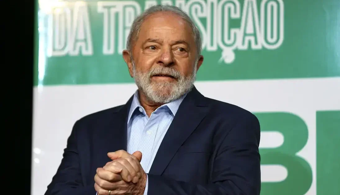 'Se é verdade que eu tenho sorte, o povo deveria me eleger para sempre', diz Lula