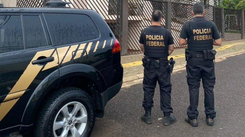 PF realiza operação contra grupo suspeito de entregar 43 mil armas para facções