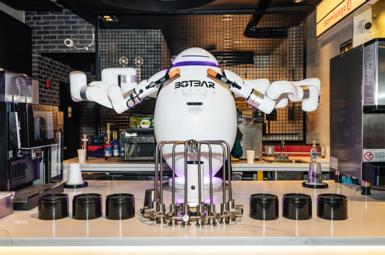 O barista robô de Nova York dança 'YMCA' e serve café