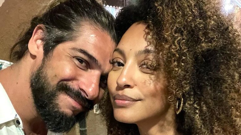 Casados há 12 anos, Sheron Menezzes revela que ela e o marido dormem em quartos separados