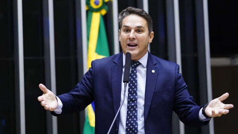 Tenente-coronel Zucco está de volta ao PL