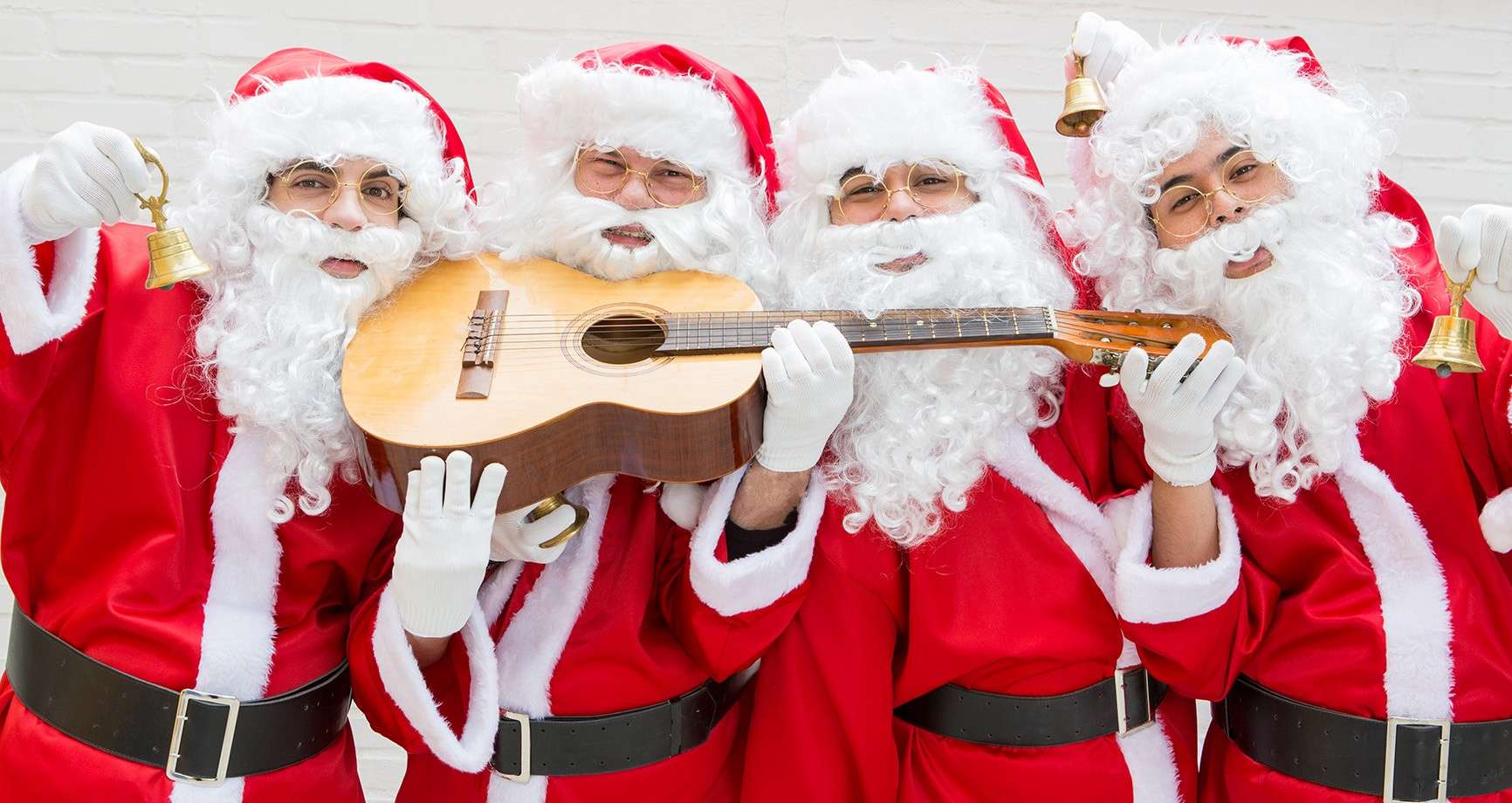 Trovadores Urbanos interpretam canções natalinas em dezembro