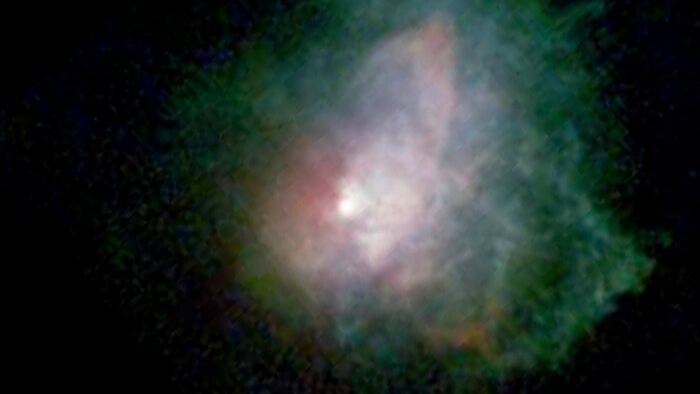 Com dados do Telescópio Espacial Hubble e do Observatório W.M. Keck, localizado no Havaí, identificou-se que o fluxo gasoso de uma das estrelas supergigantes mais brilhantes do céu é mais complexo do que se pensava originalmente. As explosões são de VY Canis Majoris, uma estrela supergigante vermelha, que também é classificada como hipergigante devido à sua luminosidade muito alta. As erupções formam voltas, arcos e nós de material movendo-se em várias velocidades e em muitas direções diferentes. A estrela teve muitas explosões nos últimos mil anos, à medida que se aproximava do fim da sua vida. VY Canis Majoris fica a cerca de 3,5 mil anos luz de distância, na Constelação do Cão Maior