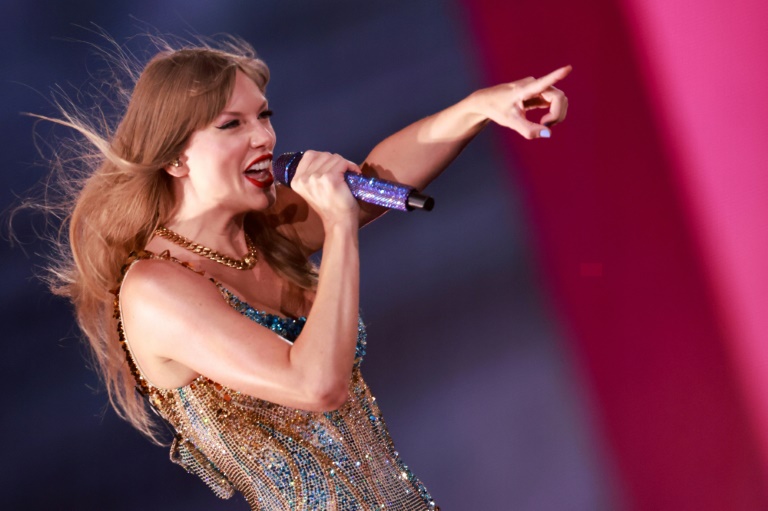Universal Music, casa de Taylor Swift, supostamente cortará centenas de empregos
