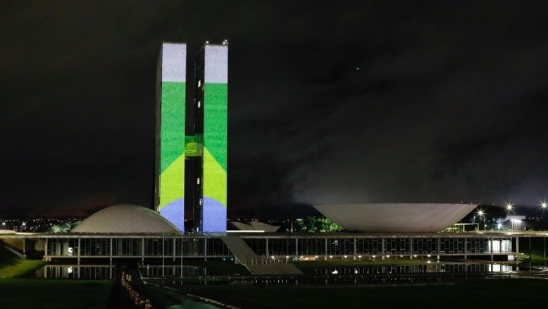 Sem acordo, Congresso adia pela segunda vez votação dos vetos de Lula