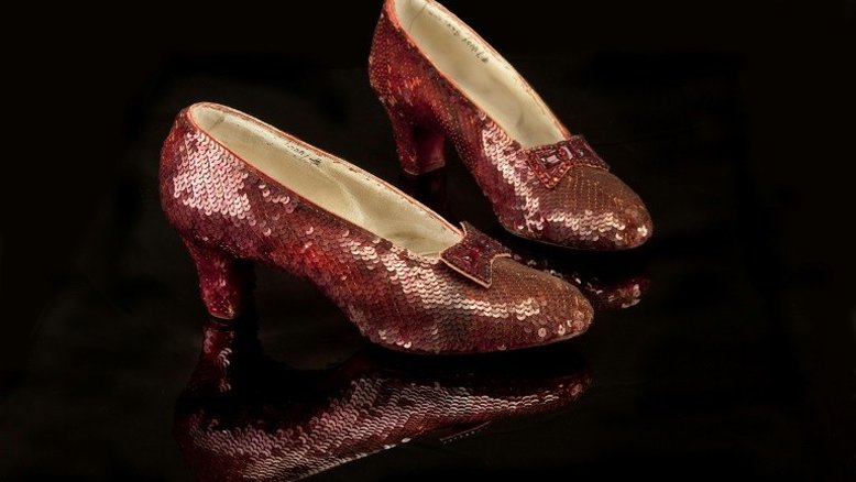 Ladrão de sapatos de 'O Mágico de Oz' é condenado a um ano de liberdade condicional