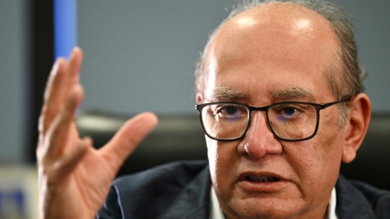 Coronel pegou avião com Gilmar Mendes, fotografou ministro e enviou registro a Mário Fernandes