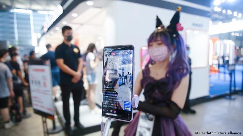 Douyin, irmão do TikTok, fica sujeito à censura de Pequim