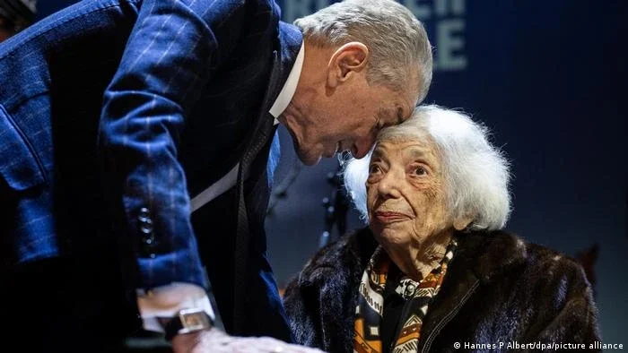 Cerca de 245 mil sobreviventes do Holocausto seguem vivos