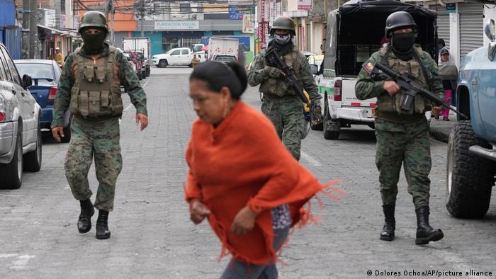 Onda de ataques no Equador deixa ao menos dez mortos