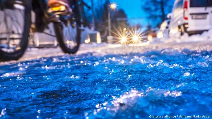 Neve e gelo provocam caos na Alemanha