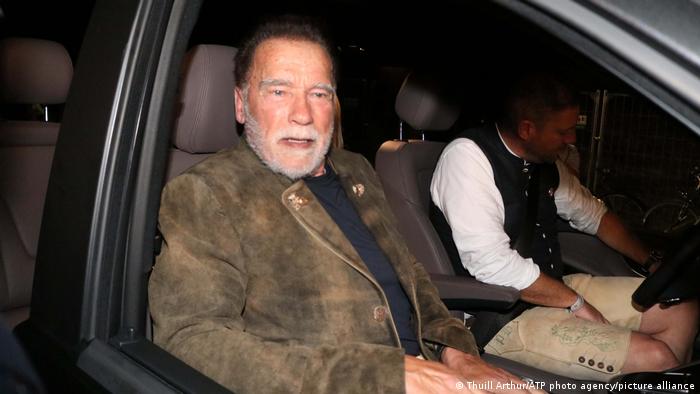 Arnold Schwarzenegger é retido em aeroporto de Munique por não declarar relógio
