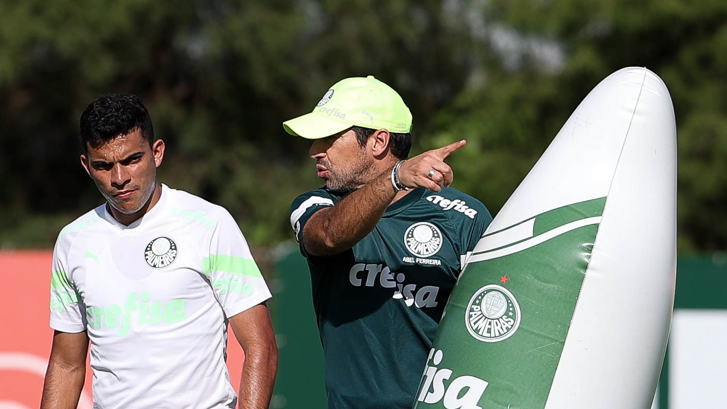 Palmeiras roda o elenco e enfrenta a Portuguesa para assumir liderança geral do Paulistão