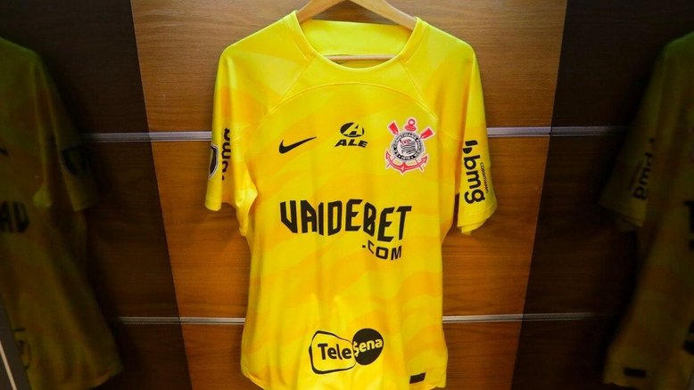 Justiça bloqueia R$ 38,8 milhões do Corinthians por dívida com antiga patrocinadora; entenda
