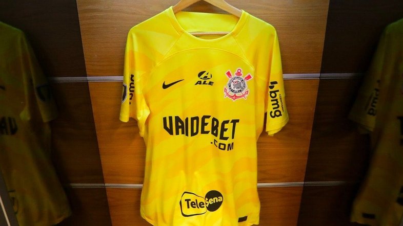 Justiça bloqueia R$ 38,8 milhões do Corinthians por dívida com antiga patrocinadora; entenda