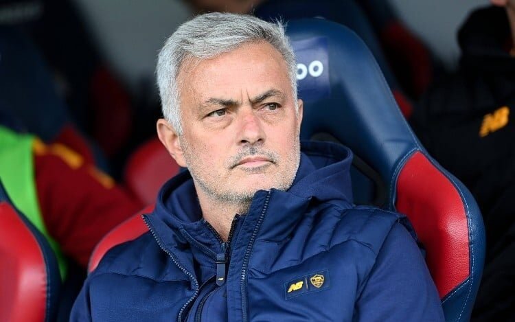 Mourinho retorna ao Real Madrid e deixa o Benfica