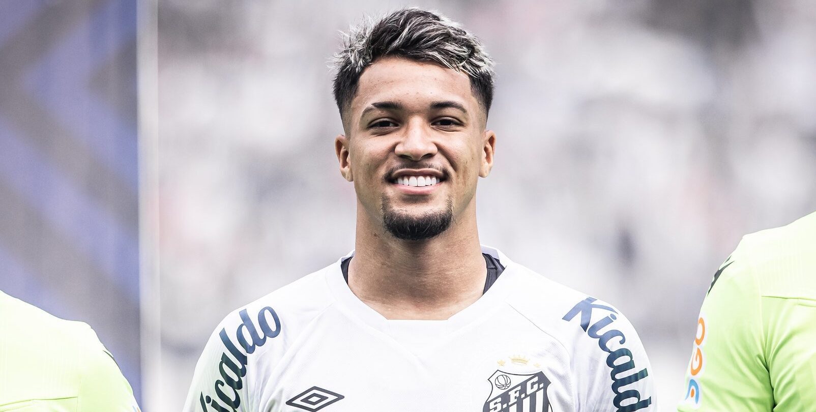 Santos entra em acordo e Benfica anuncia a contratação de Marcos Leonardo por R$ 96 milhões