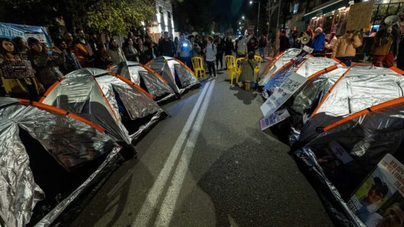 Famílias de reféns israelenses protestam e exigem acordo imediato
