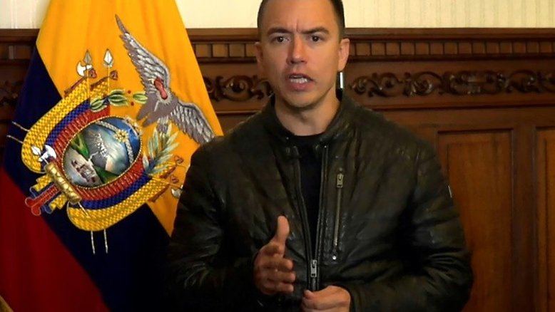Presidente do Equador diz que país está em guerra, enquanto gangues mantêm agentes penitenciários como reféns