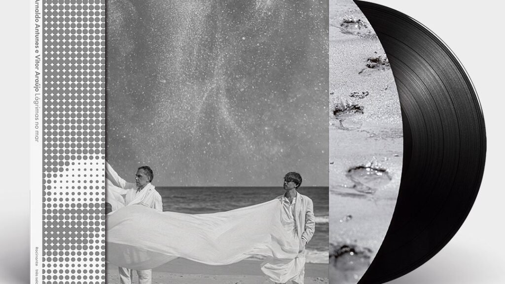 Parceria entre Arnaldo Antunes e Vitor Araujo, álbum 'Lágrimas do Mar' ganha versão em vinil 4 Álbum 'Lágrimas do Mar', de Arnaldo Antunes e Vitor Araújo