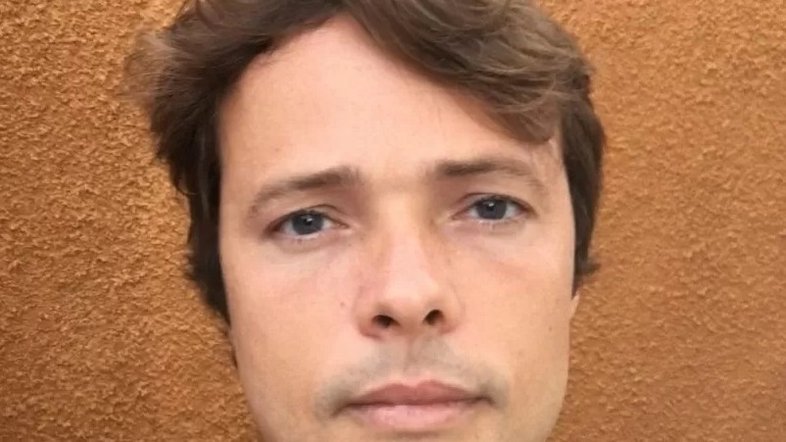 Daniel Dalcin, ex-protagonista de 'Malhação', vende frango assado no Rio de Janeiro