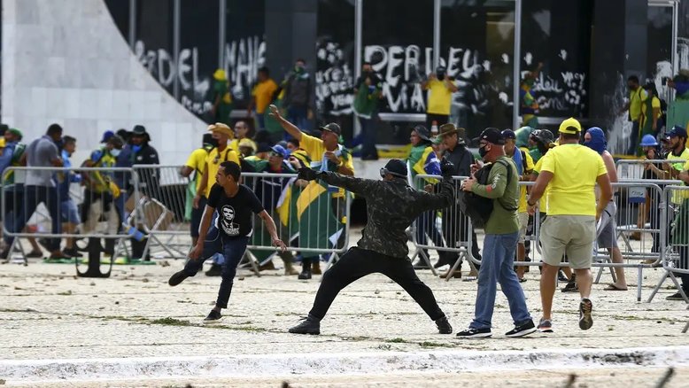Pena para financiadores do 8/1 tende a ser menor que de golpistas presentes nos Três Poderes