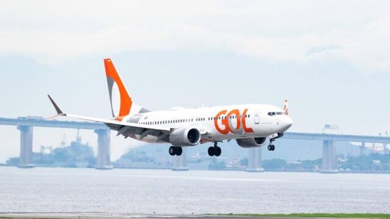 Passagens aéreas devem subir com custos da transição energética, diz Iata