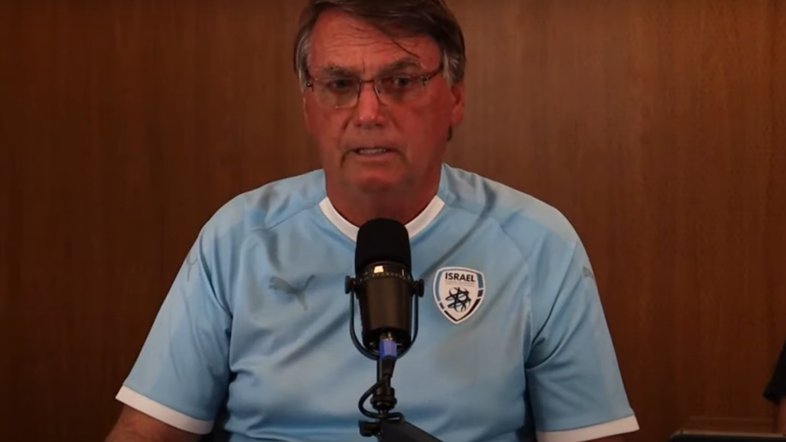 Família Bolsonaro lança cartilha conservadora em live e eleva polarização