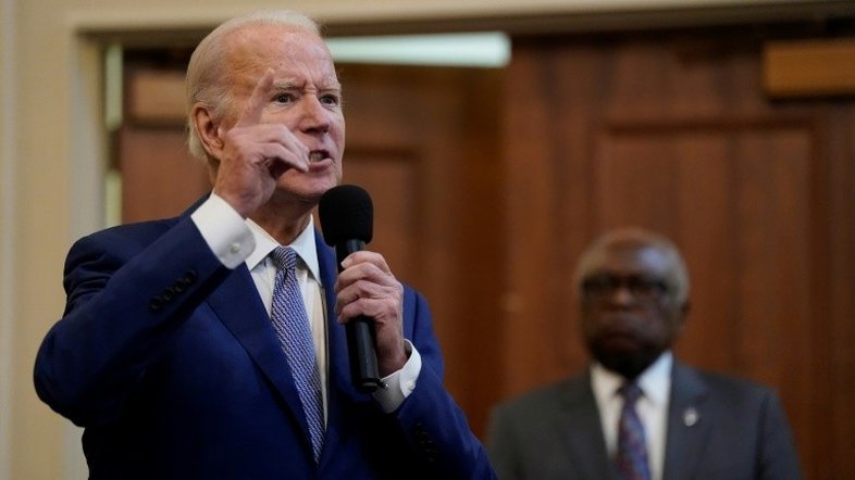 Três militares dos EUA morrem em ataque de drone na Jordânia; Biden promete resposta 'consequente'