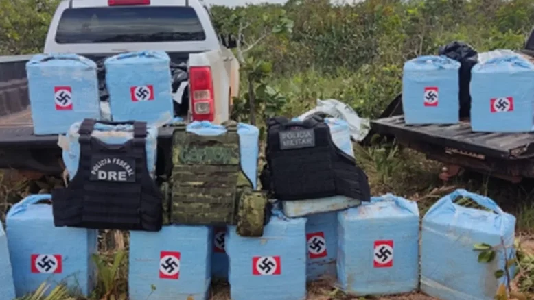 Polícia de Mato Grosso apreende 500 kg de cocaína com símbolo nazista