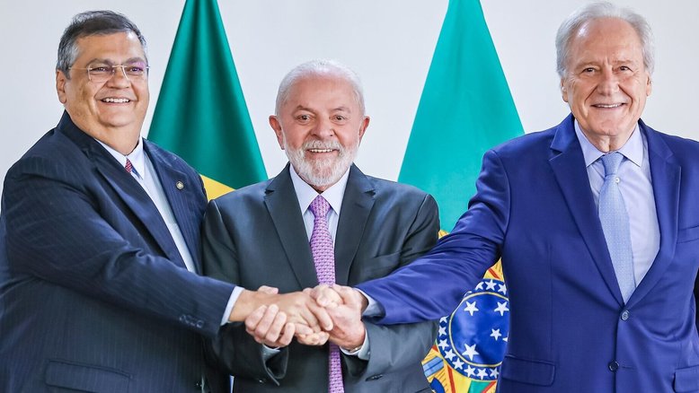 Lula anuncia Ricardo Lewandowski como ministro da Justiça