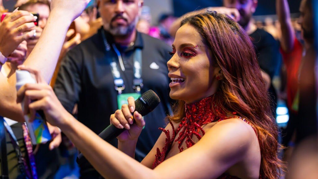 Feriado de aniversário de São Paulo tem 'Ensaio da Anitta' em clima de carnaval 2 Feriado de aniversário de São Paulo tem 'Ensaio da Anitta' em clima de carnaval