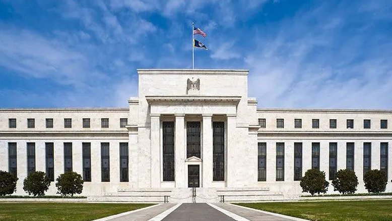 Dívida nacional dos EUA atinge recorde de mais de US$ 34 trilhões, bem antes do previsto