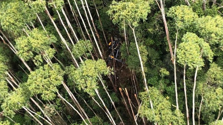 Helicóptero desaparecido é encontrado em região de mata